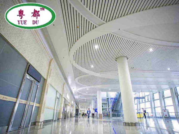 銀川河?xùn)|機(jī)場